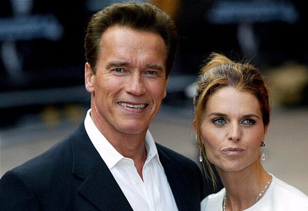 Arnold Schwarzenegger y Maria Shriver: Después de 25 años de casados, la pareja se divorció en 2011, tras conocerse que el actor tuvo un hijo con una empleada doméstica de la familia. 