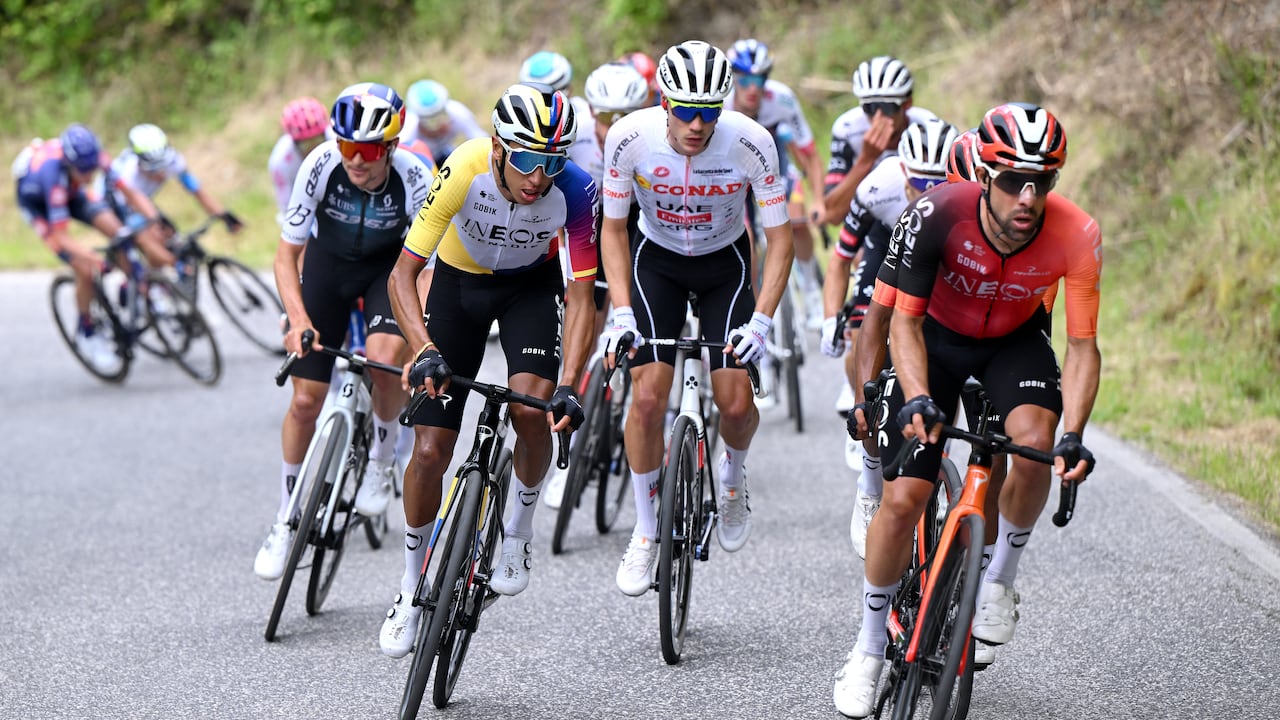 Egan Bernal se zafó de los favoritos y subió de buena manera en la etapa 11 del Giro de Italia