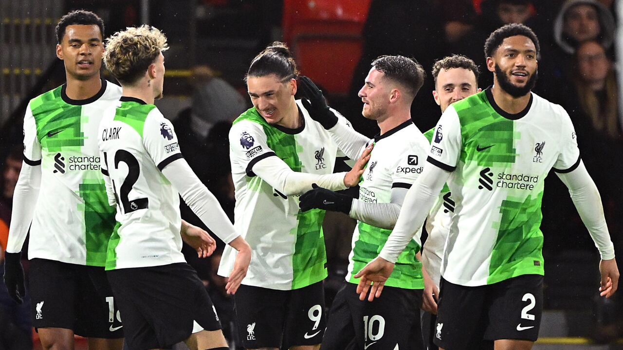 Liverpool se mantiene puntero de la Premier tras 21 fechas