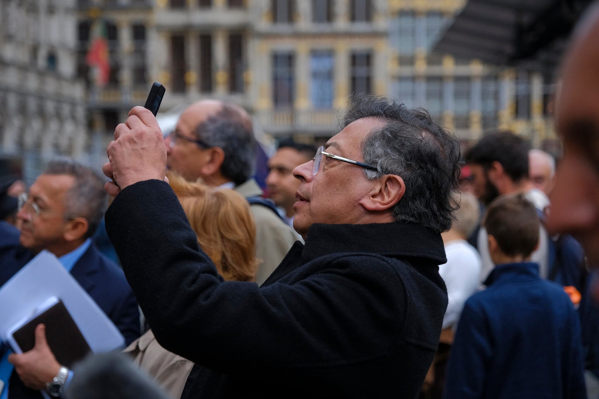 El presidente, Gustavo Petro, el 10 de octubre de 2025 en Bruselas (Bélgica). Estuvo acompañado por la canciller colombiana, Rosa Yolanda Villavicencio, y por el embajador de Colombia en Bruselas, Daniel Prado Albarracín