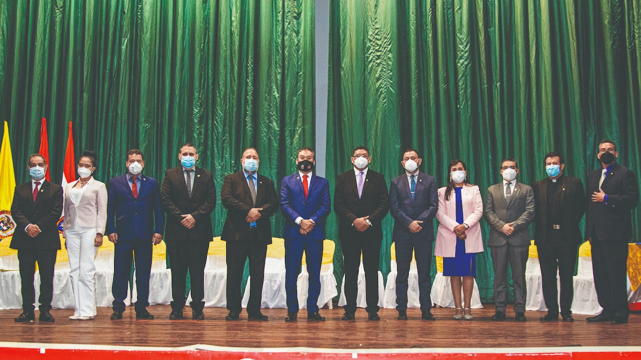 La comunidad docente de la Unipamplona está compuesta por alrededor de 1700 profesores de diversas áreas del conocimiento.