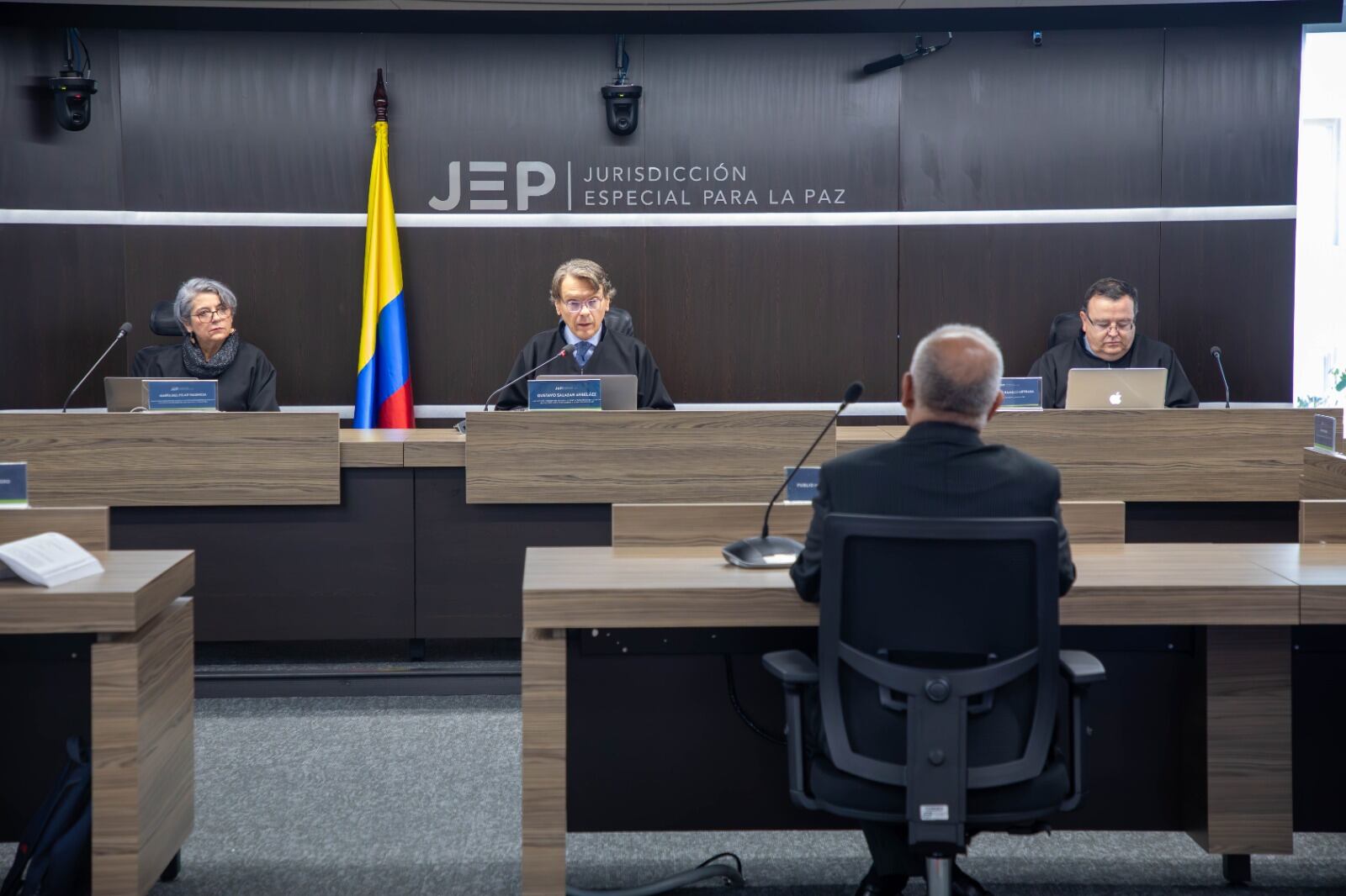 Coronel en retiro Publio Hernán Mejía ante la JEP.