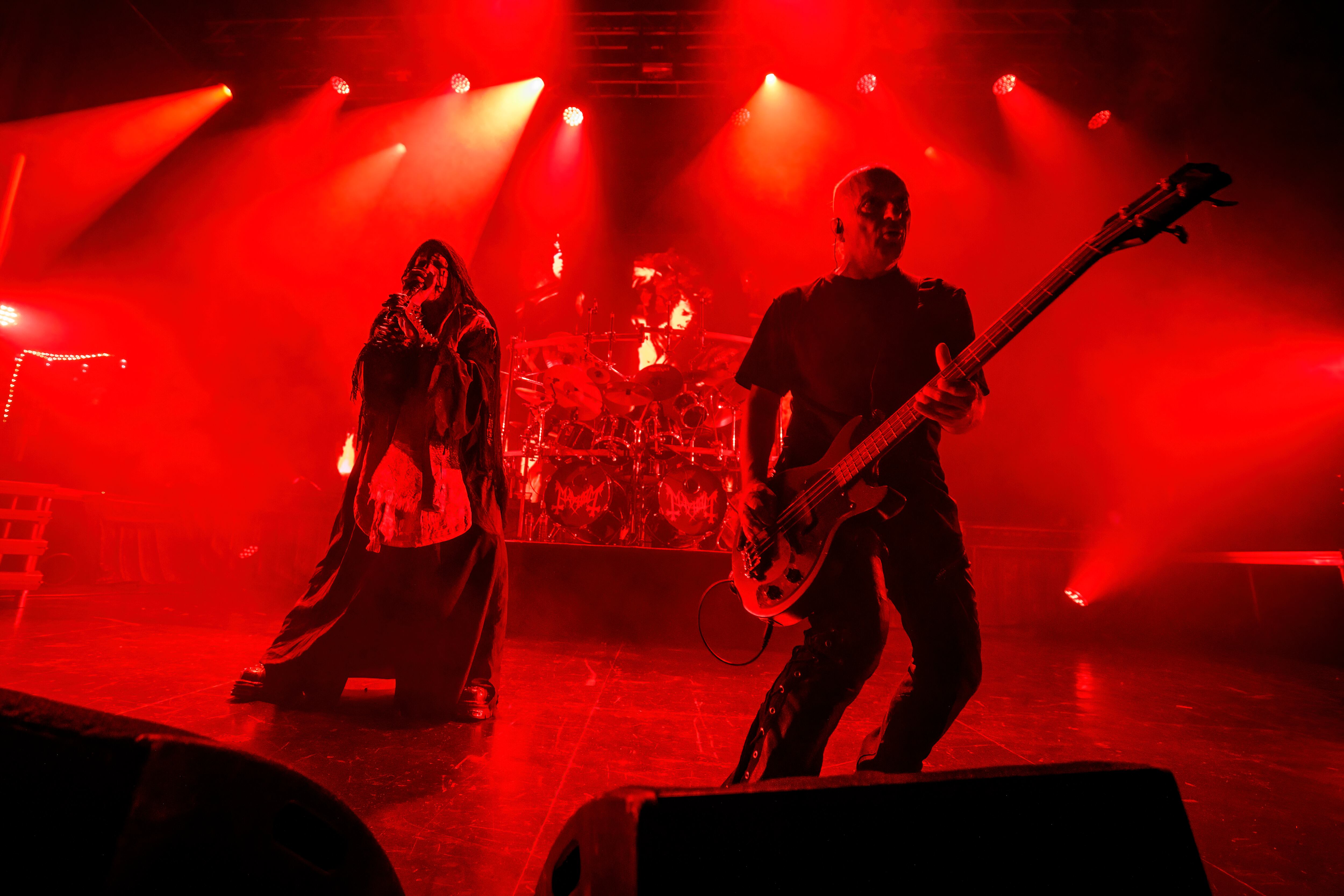 Attila Csihar y Necrobutcher de Mayhem, tocan en Oslo.  (Foto: Per Ole Hagen/Redferns).