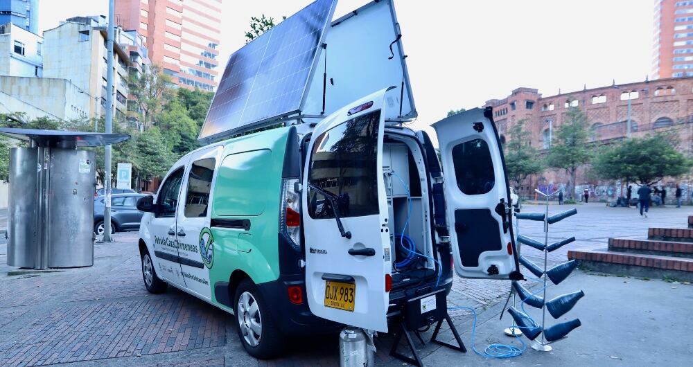 El vehículo es eléctrico y tiene autonomía para trabajar durante ocho horas
diarias