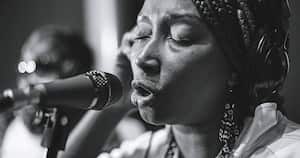 La cantante Nidia Góngora durante la grabación del disco de alabaos que lanzará a finales de 2018. Foto: Manuela Uribe (Llorona Records).