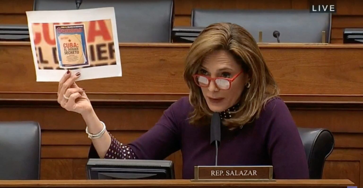 María Elvira Salazar en debate en el Congreso