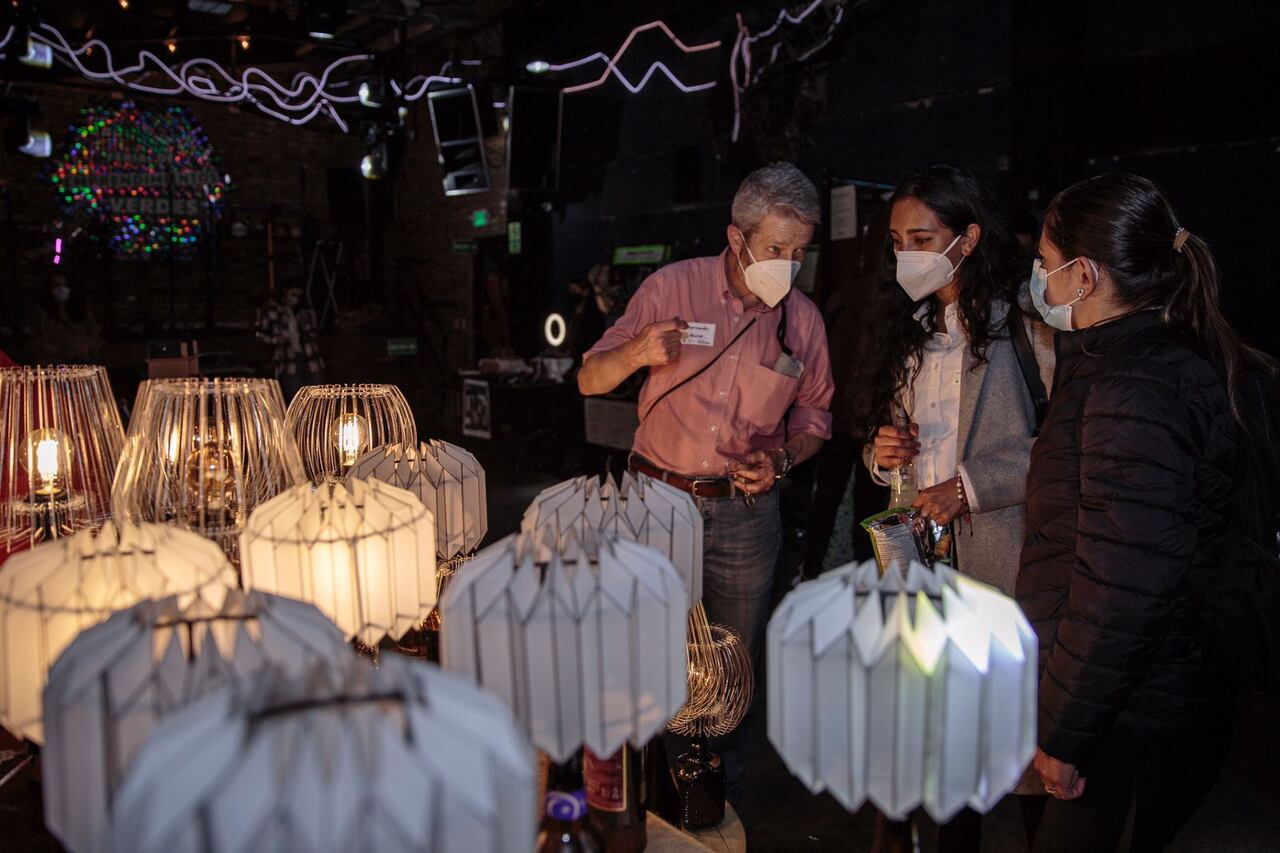 La Feria de Emprendimientos Verdes e Iniciativas de Aprovechamiento contó con la presencia de 15 emprendimientos que utilizan modelos de economía circular.