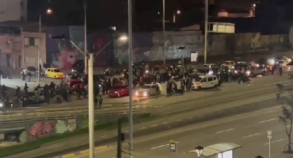 En la Calle 26, en Bogotá, se están realizando piques ilegales en horas de la madrugada