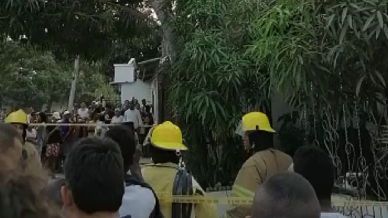 Un señor se electrocutó cuando recogía mangos de un árbol.