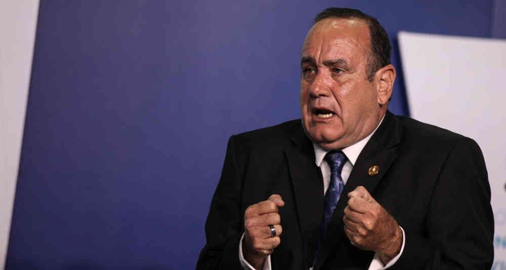 Giammattei, de 63 años, alcanzó el cargo en su cuarto intento,