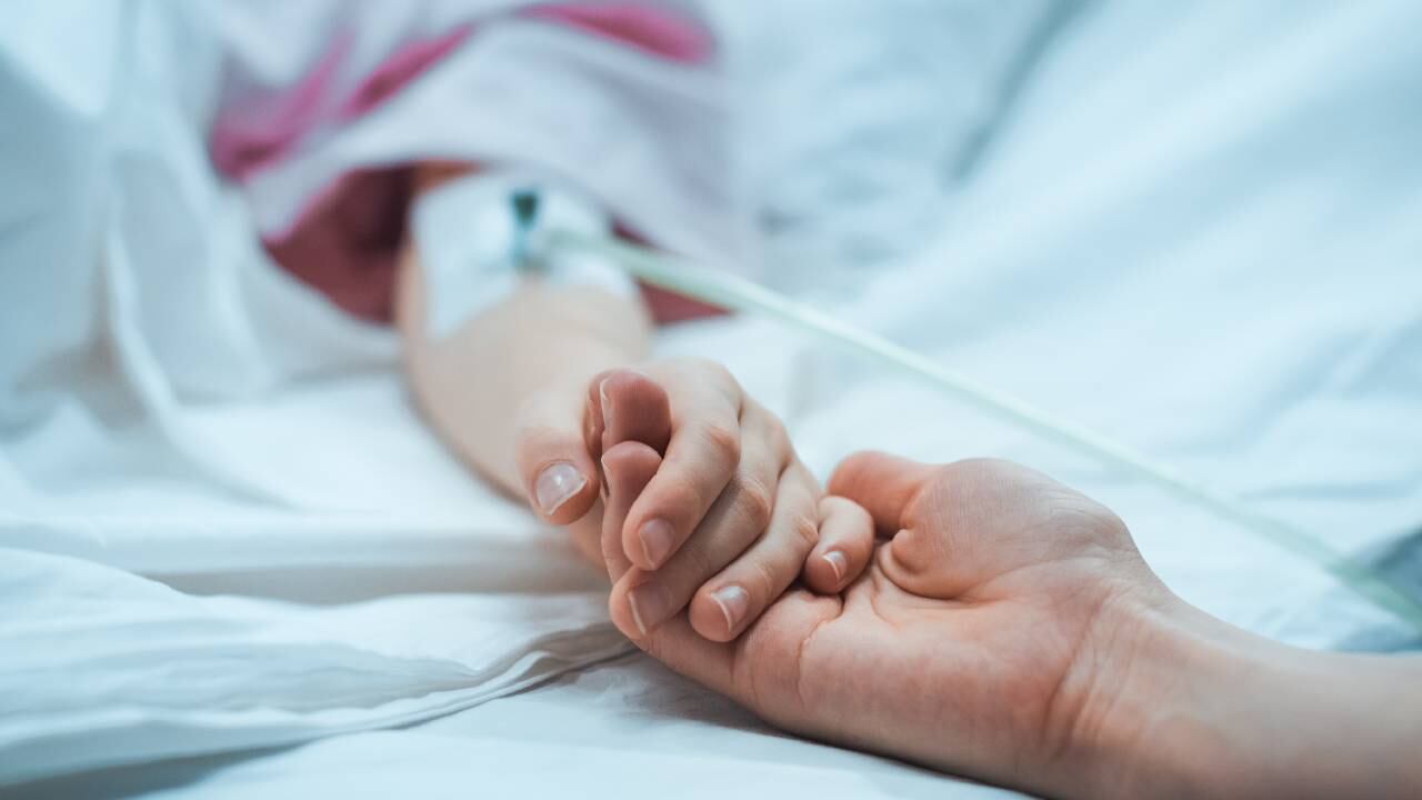 La joven inglesa tiene sarcoma de Ewing (imagen de referencia de joven hospitalizada).