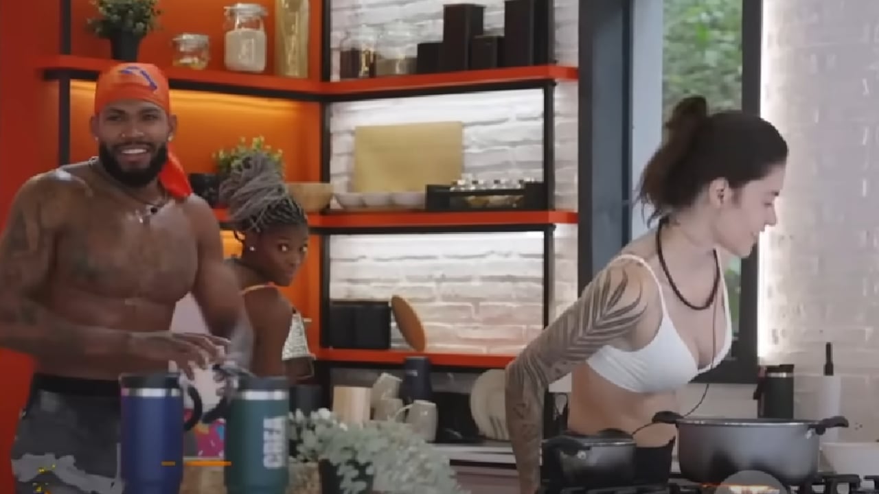 El participante de 'El desafío', Zambrano le coqueta su compañera Isa.