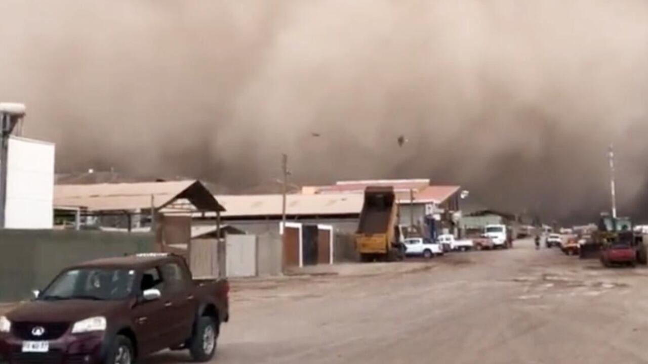 Tormenta de arena cubrió ciudad en Chile: impresionantes videos.
