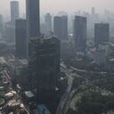 Vista general de edificios de gran altura en Yakarta, Indonesia.