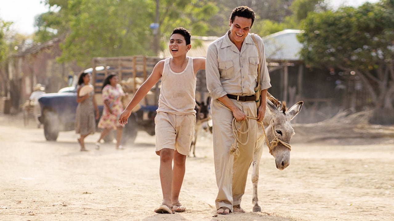Para su papel como Leandro Díaz, Silvestre Dangond tomó clases de actuación y repasó las canciones del juglar, que había aprendido desde niño en su tierra natal, La Guajira.