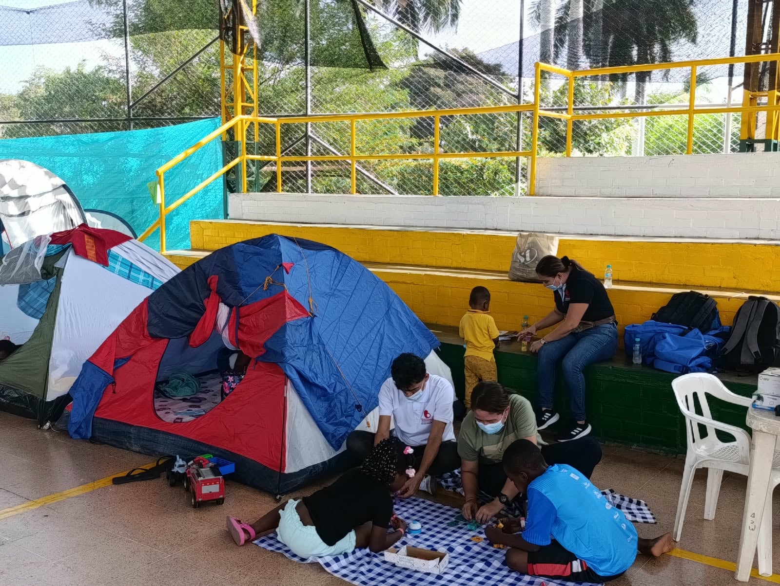 Biblioteca Jorge Garcés Borrero en Cali se adaptó a las necesidades de los afectados por el terremoto y empezó a llevar el arte y la lectura a las calles.