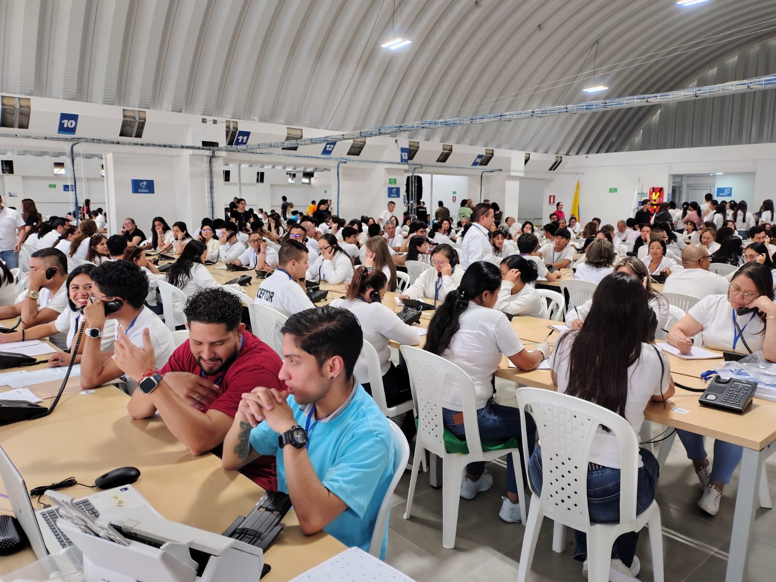 El grupo más numeroso es el de los jurados de votación, con más de 860.000 ciudadanos designados por la Registraduría Nacional.