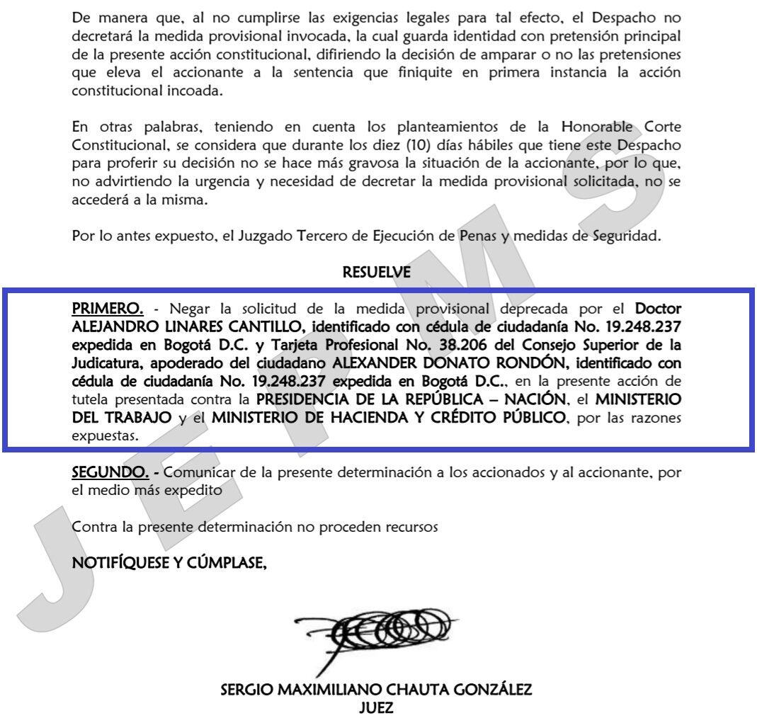 Un juez rechazó la petición del expresidente de la Corte Constitucional, Alejandro Linares de suspender los efectos del salario mínimo.