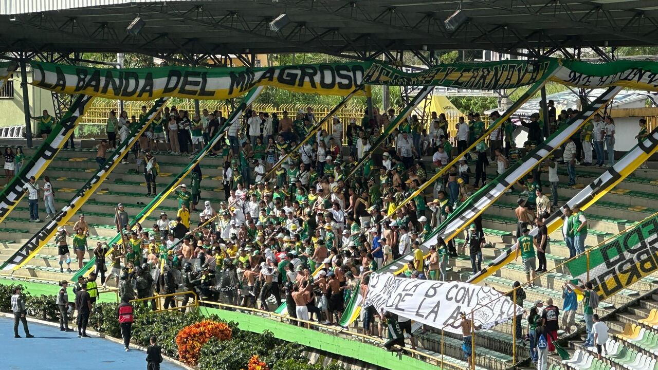Disturbios en la tribuna suspendieron el partido entre Deportes Quindío y Cúcuta Deportivo en Armenia.