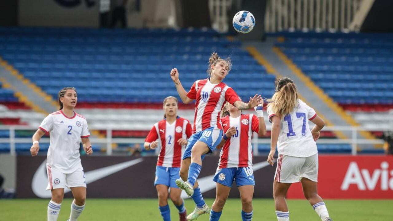 Selección Paraguay vs. Chile. Se enfrentaron los rivales de Colombia en el grupo A