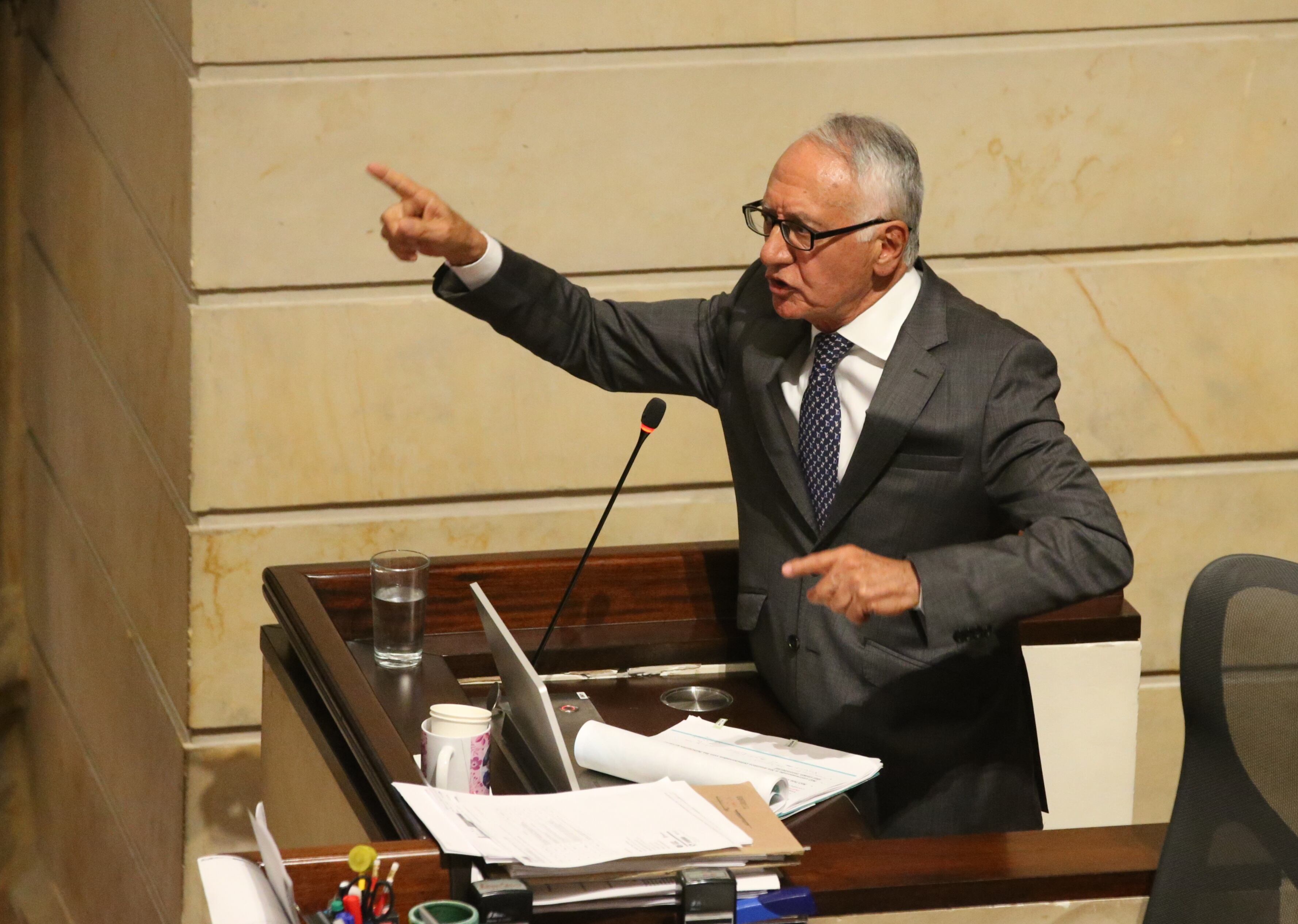 Moción de censura Ministro de salud, Guillermo Alfonso Jaramillo