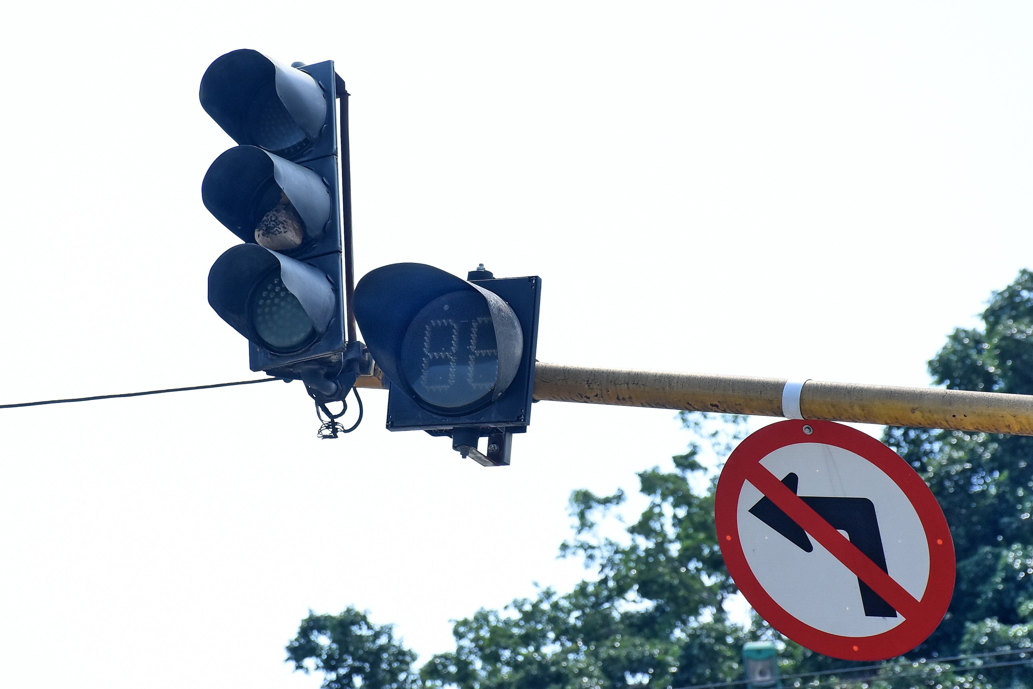 Semáforos sin funcionamiento Calle 14 con Cra 34.