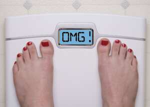 La dieta es esencial para mantener una presión arterial adecuada, pero aun si vives de verduras, unos kilos de más pueden hacer daño. Un estudio italiano encontró que la hipertensión en pacientes con sobrepeso era causada por su obesidad. En otras palabras, una vez perdieron peso la presión disminuyó. Foto: Pantherstock.