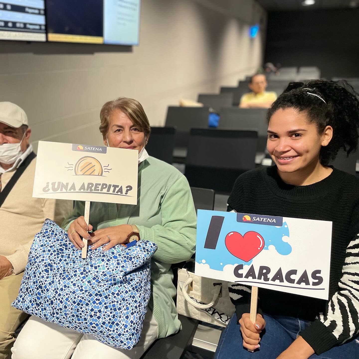 Primer vuelo de Satena de Colombia a Venezuela
