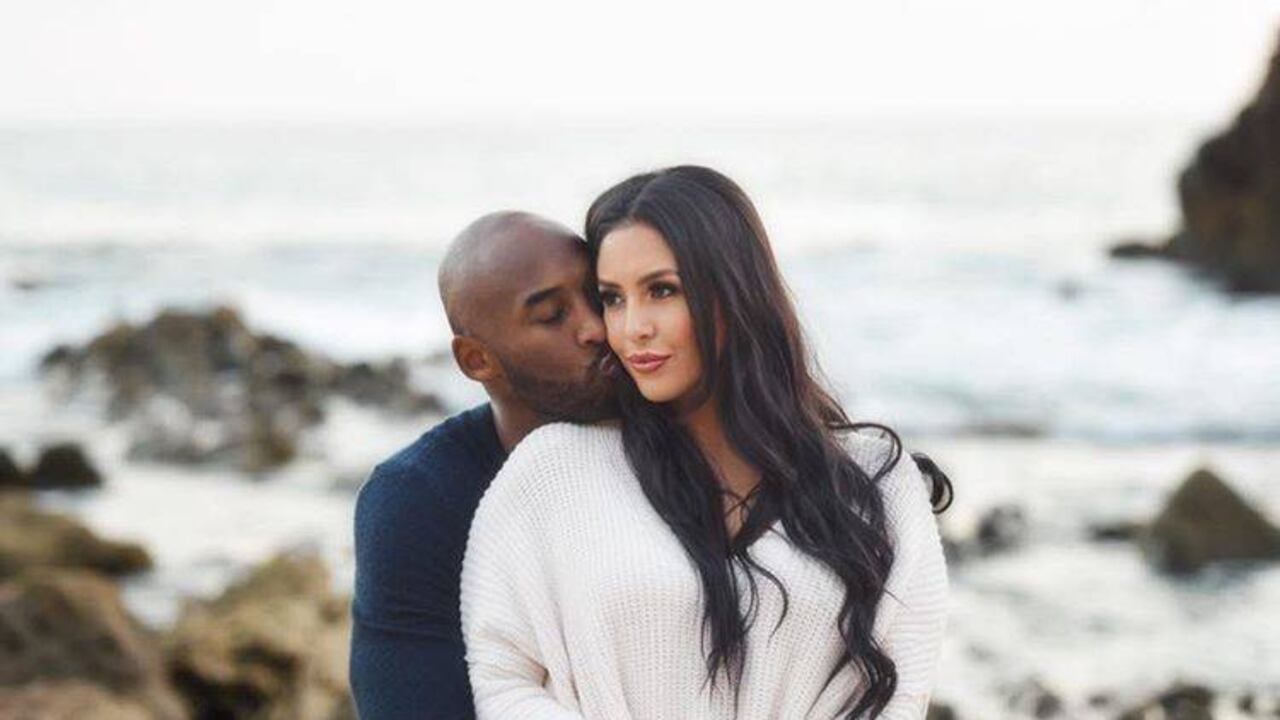 "Ojalá estuvieran aquí con nosotros para siempre", dijo la esposa de Kobe Bryant con la que tuvo a sus cuatro hijas.