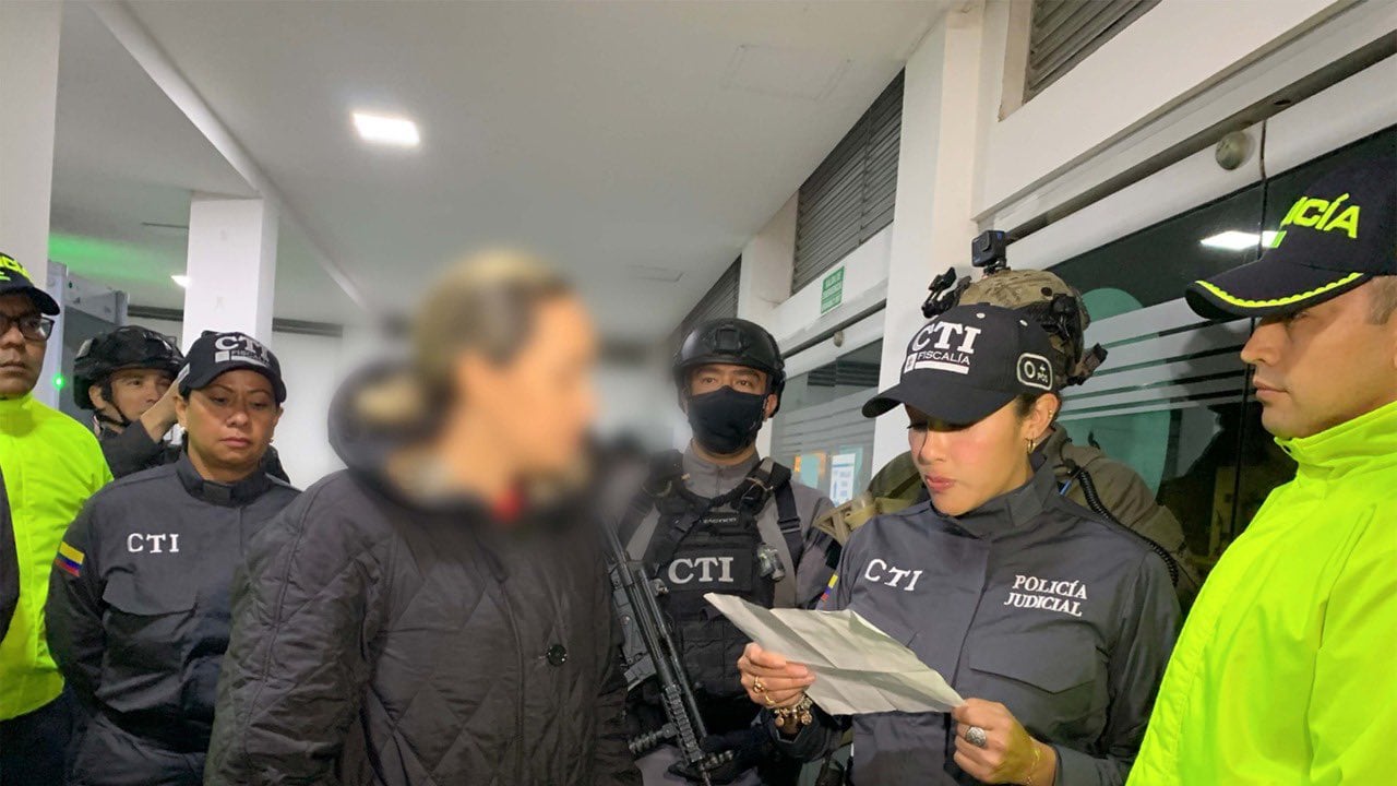 A Colombia recién llegó Margareth Chacón, señalada de haber participado en el homicidio del fiscal paraguayo Marcelo Pecci.