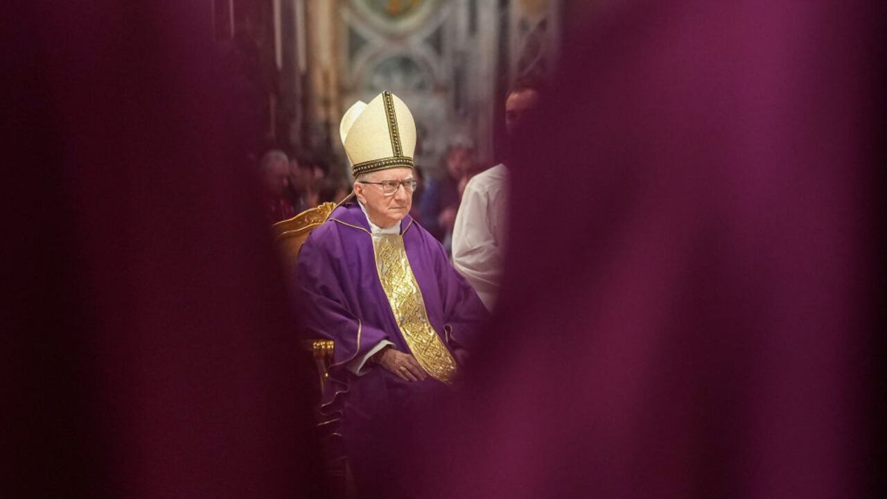 El cardenal Pietro Parolin, Secretario de Estado del Vaticano, dirige una misa en la Basílica de San Pedro para la Asociación Movimiento por la Vida, en la Ciudad del Vaticano