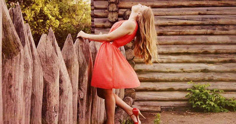 La forma como una mujer lleve el cabello le ayuda a verse más joven o con más años. 