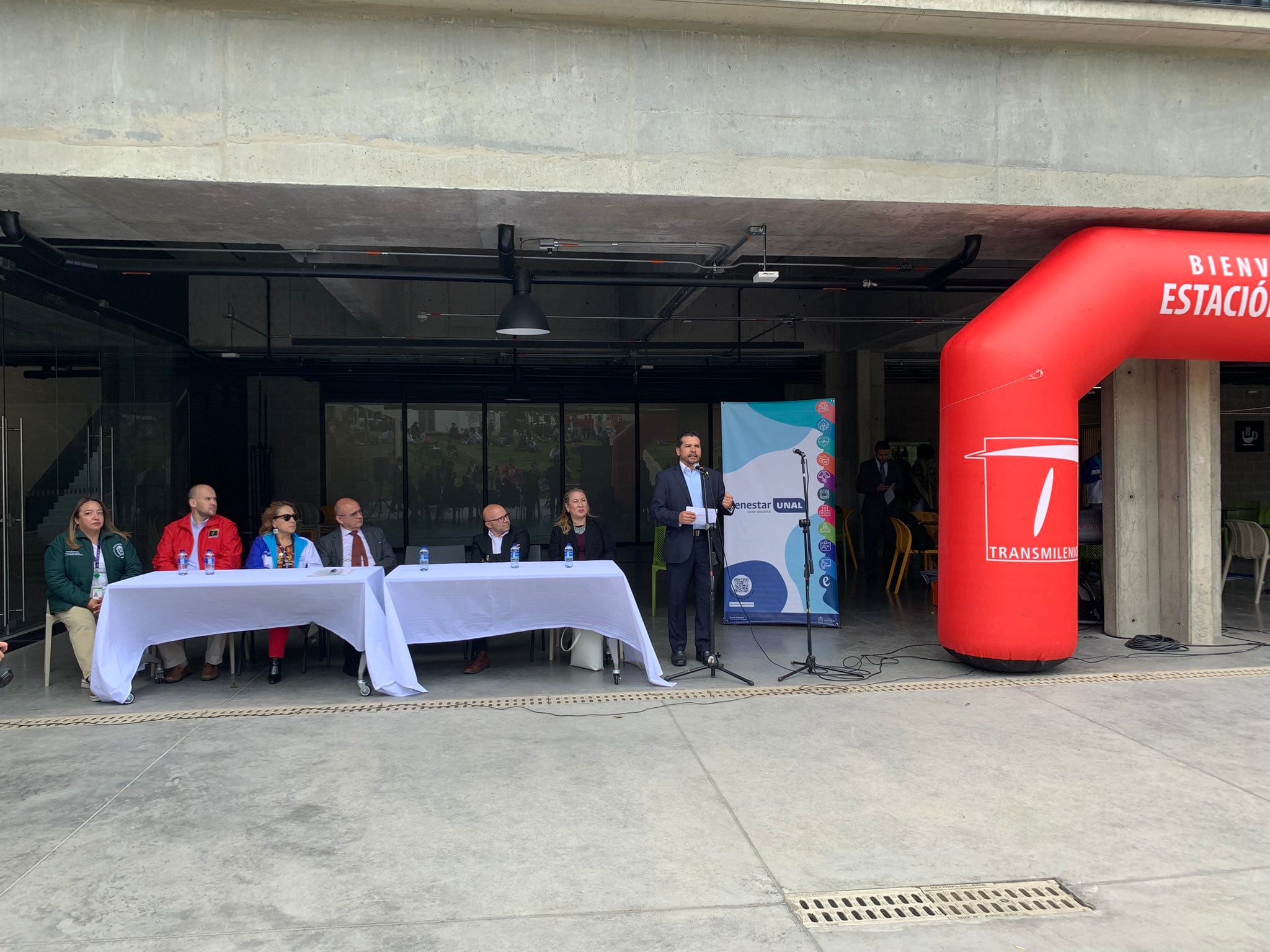 Este apoyo, que se concede con recursos propios de la Universidad Nacional, también incentiva el uso del transporte masivo en la ciudad