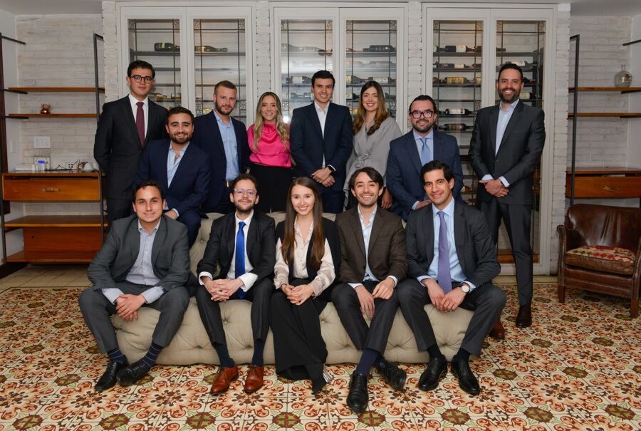 El equipo de Rincón Castro Abogados cuenta con gran experiencia en la solución de controversias, arbitraje internacional y nacional, proyectos del sector de infraestructura y derecho público.