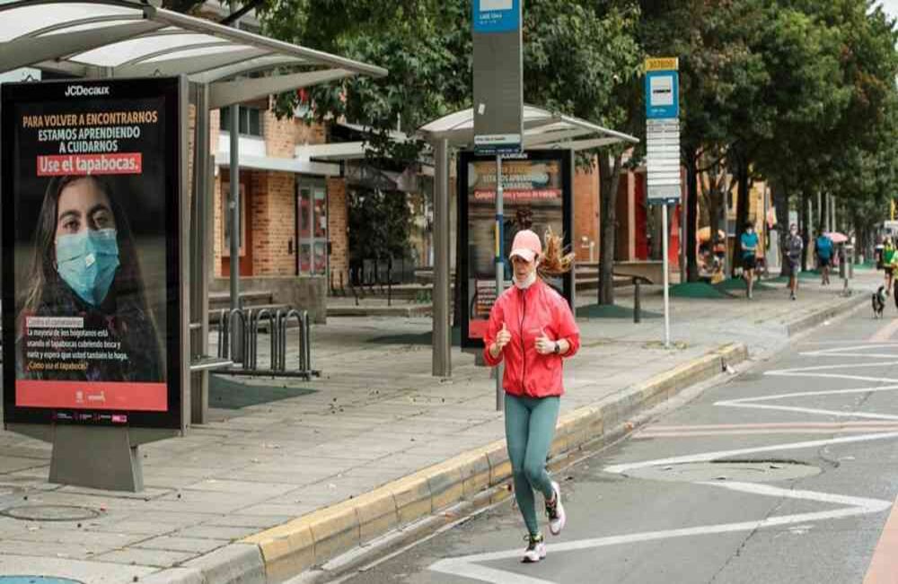 Ciudadanos se ejercitan trotando. Foto Karen Salamanca SEMANA