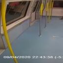 Captura de pantalla del video de la cámara de seguridad donde se observa la agresión.