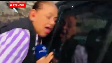 Reportera y camarógrafo son embestidos por una camioneta en México