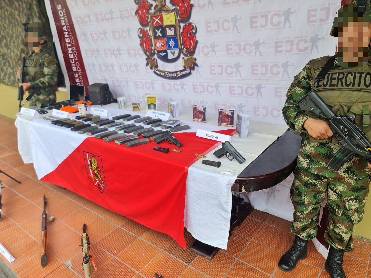 Incautan poderoso arsenal de las disidencias de las Farc que iba a ser usado para atentar contra la población en Nariño.