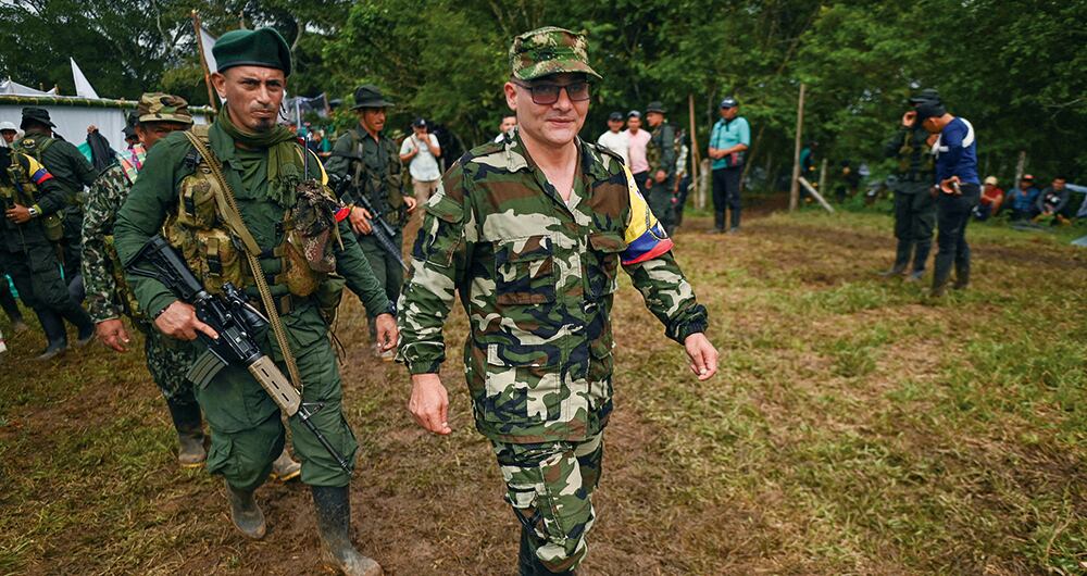 Iván Mordisco, según sus documentos, pretende revivir la vieja guerrilla de las Farc-EP. Hoy tiene bajo su mando a unos 3.700 hombres por todo el país.