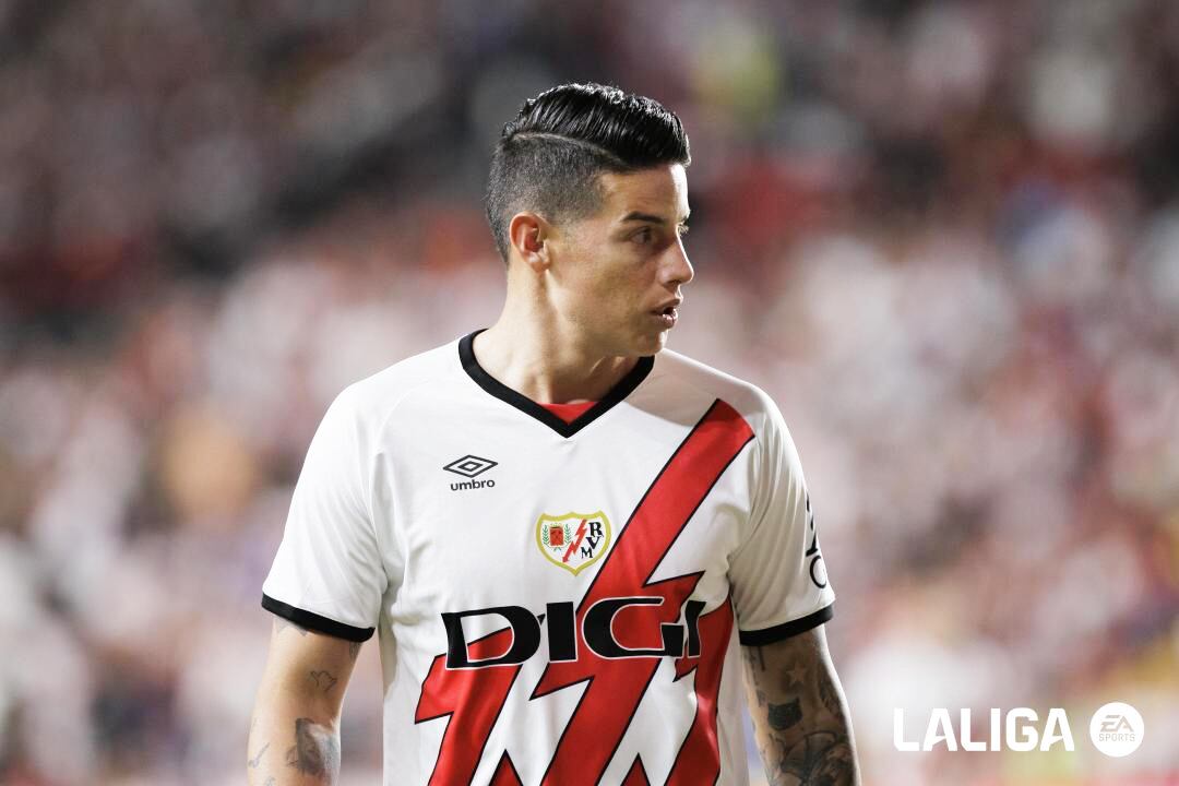 James Rodríguez en su primer partido con el Rayo Vallecano de España.
