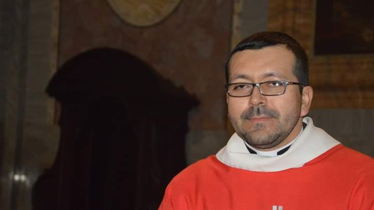 Sacerdote colombiano Carlos Arcos Pérez