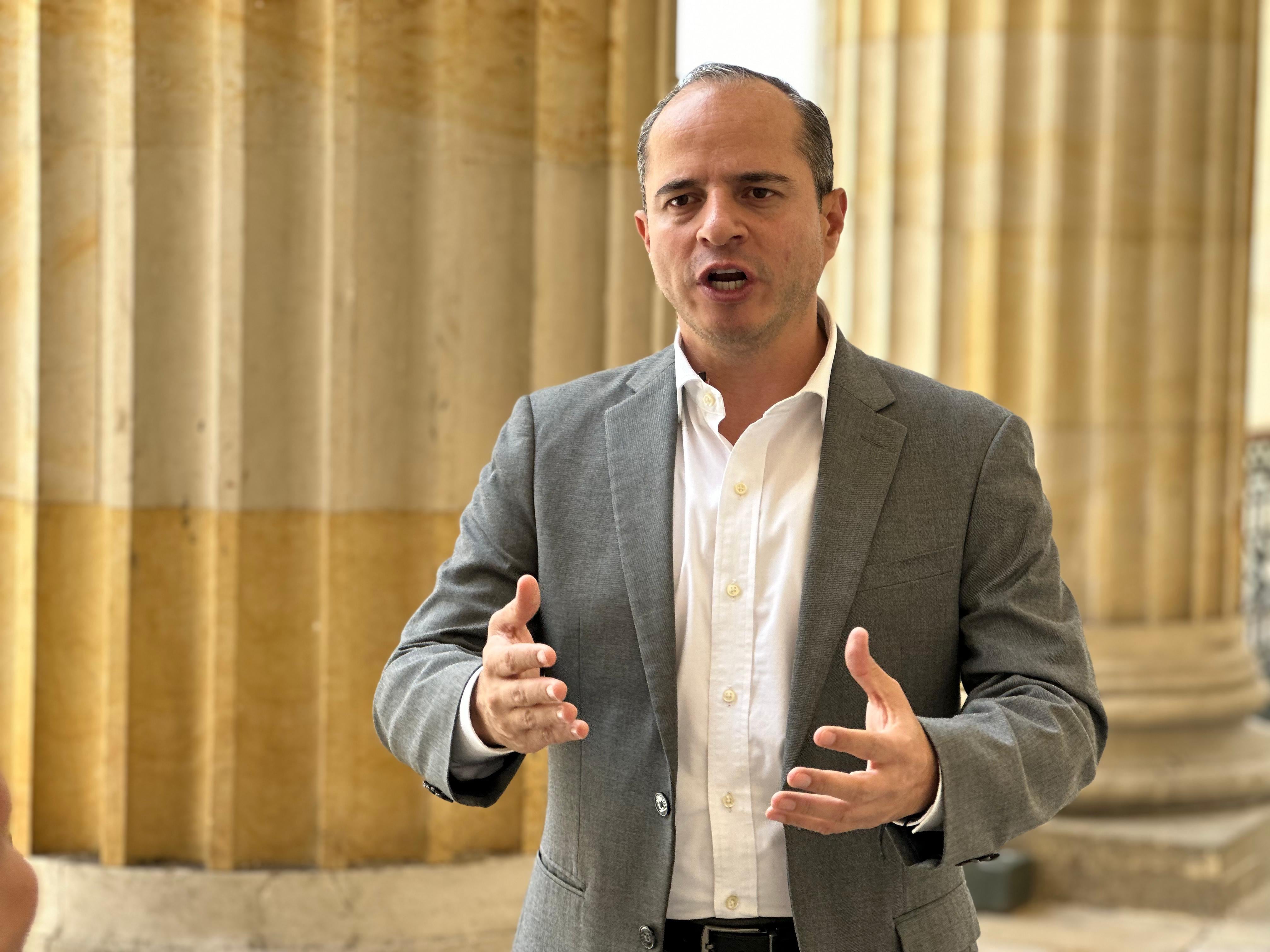 Juan Espinal, representante a la Cámara.