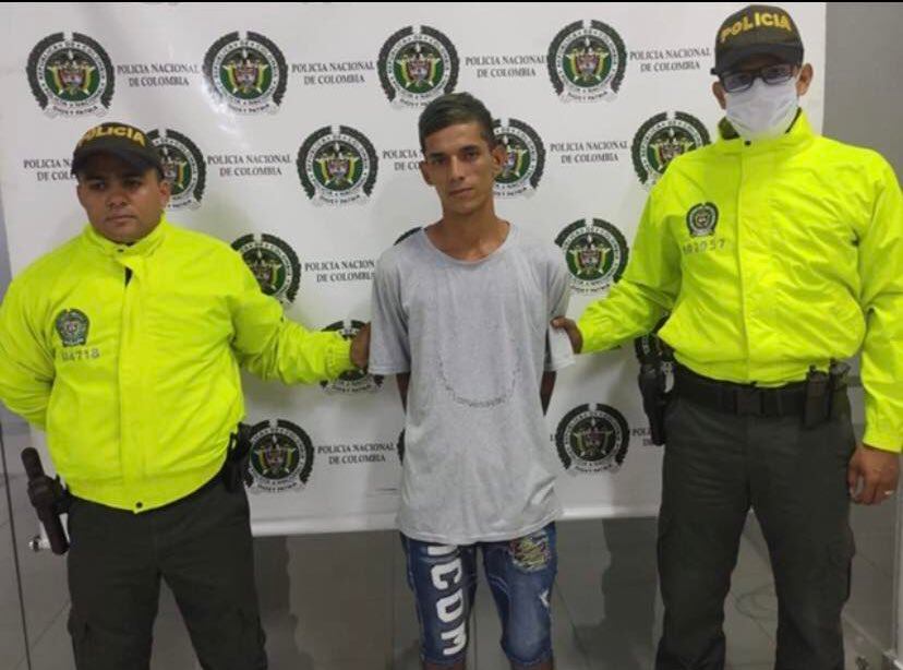 Este sería alias Zorro.