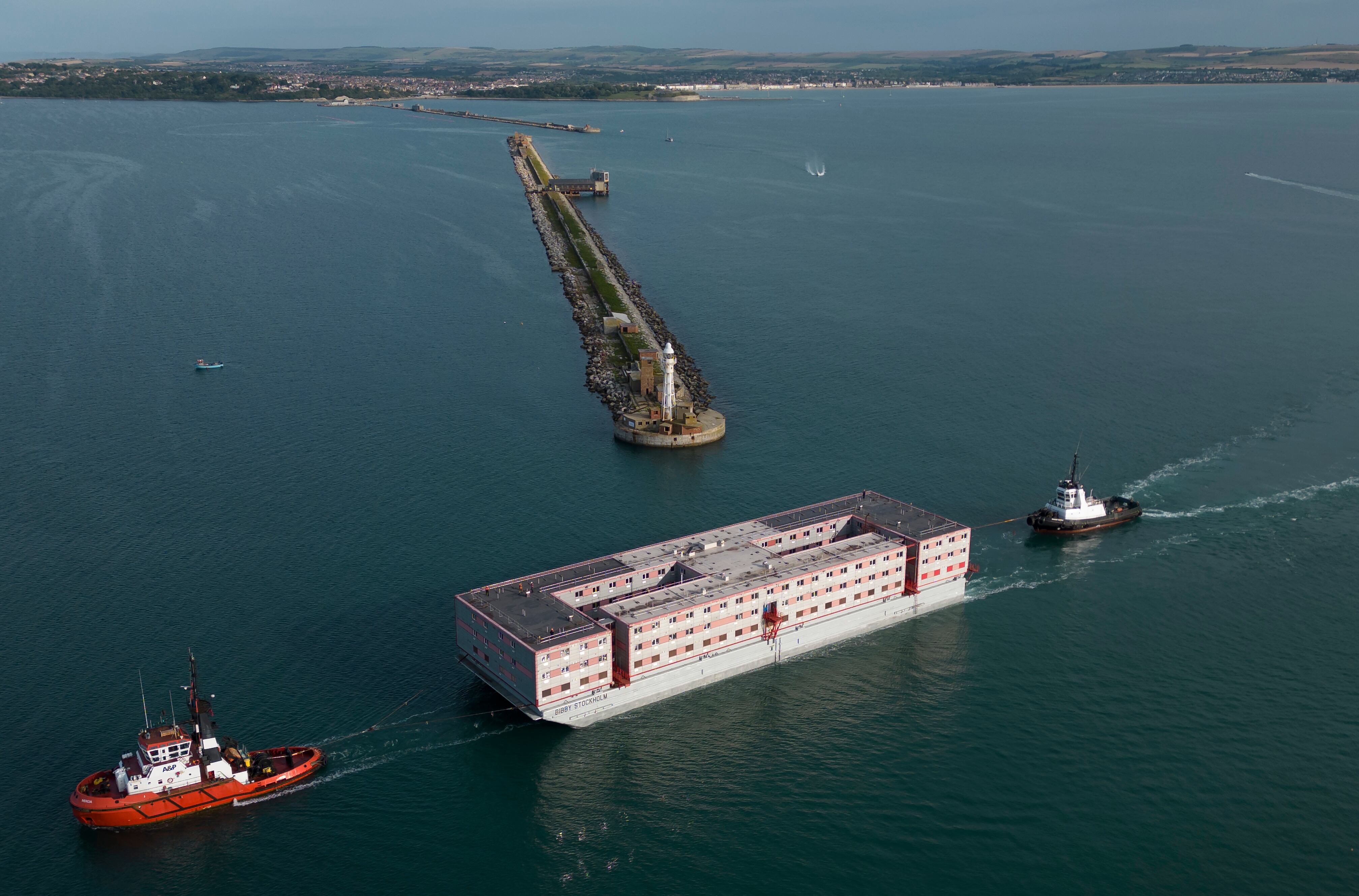 Prisión flotante Bibby Stockholm en Inglaterra