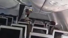 Imágenes del momento del intento de secuestro de un avión perteneciente a FlyDubai
