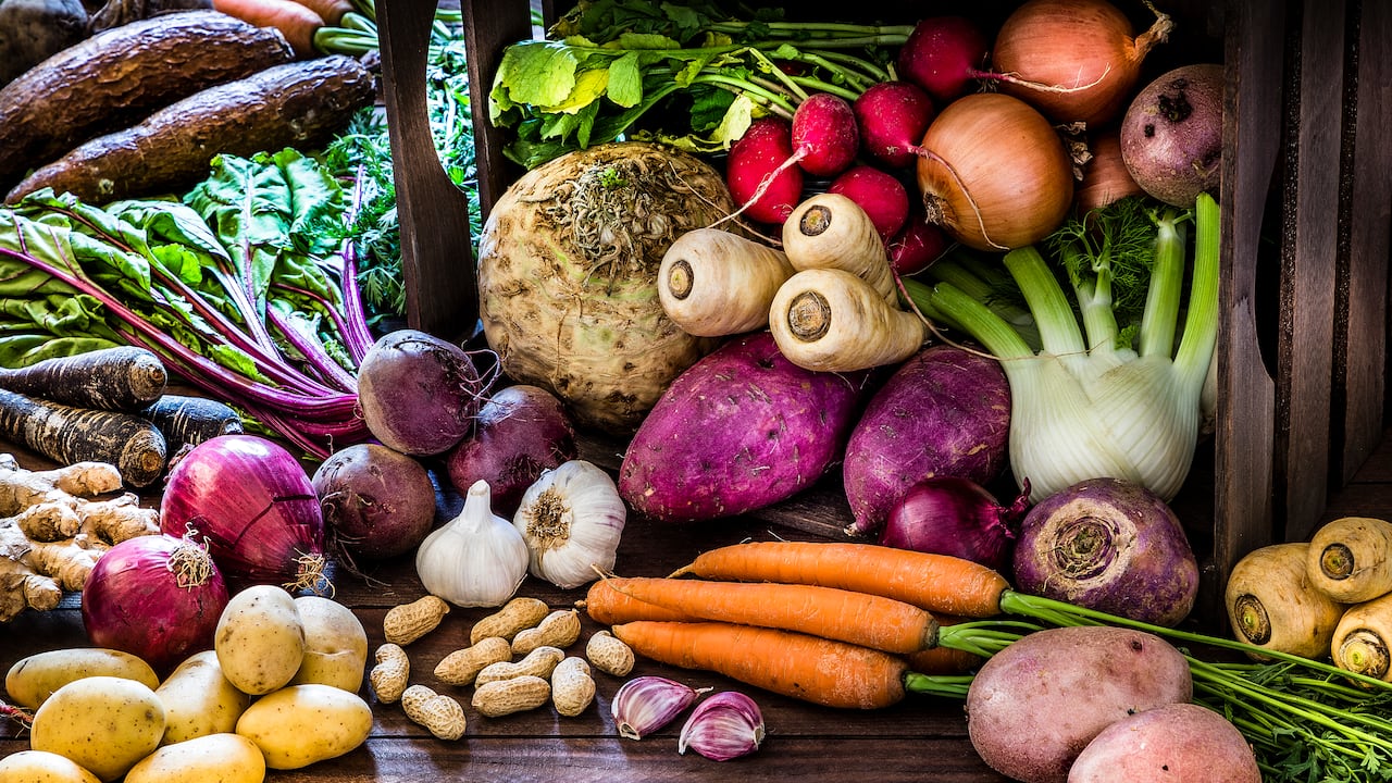 Estos son los alimentos que nunca deben ser consumidos crudos.
