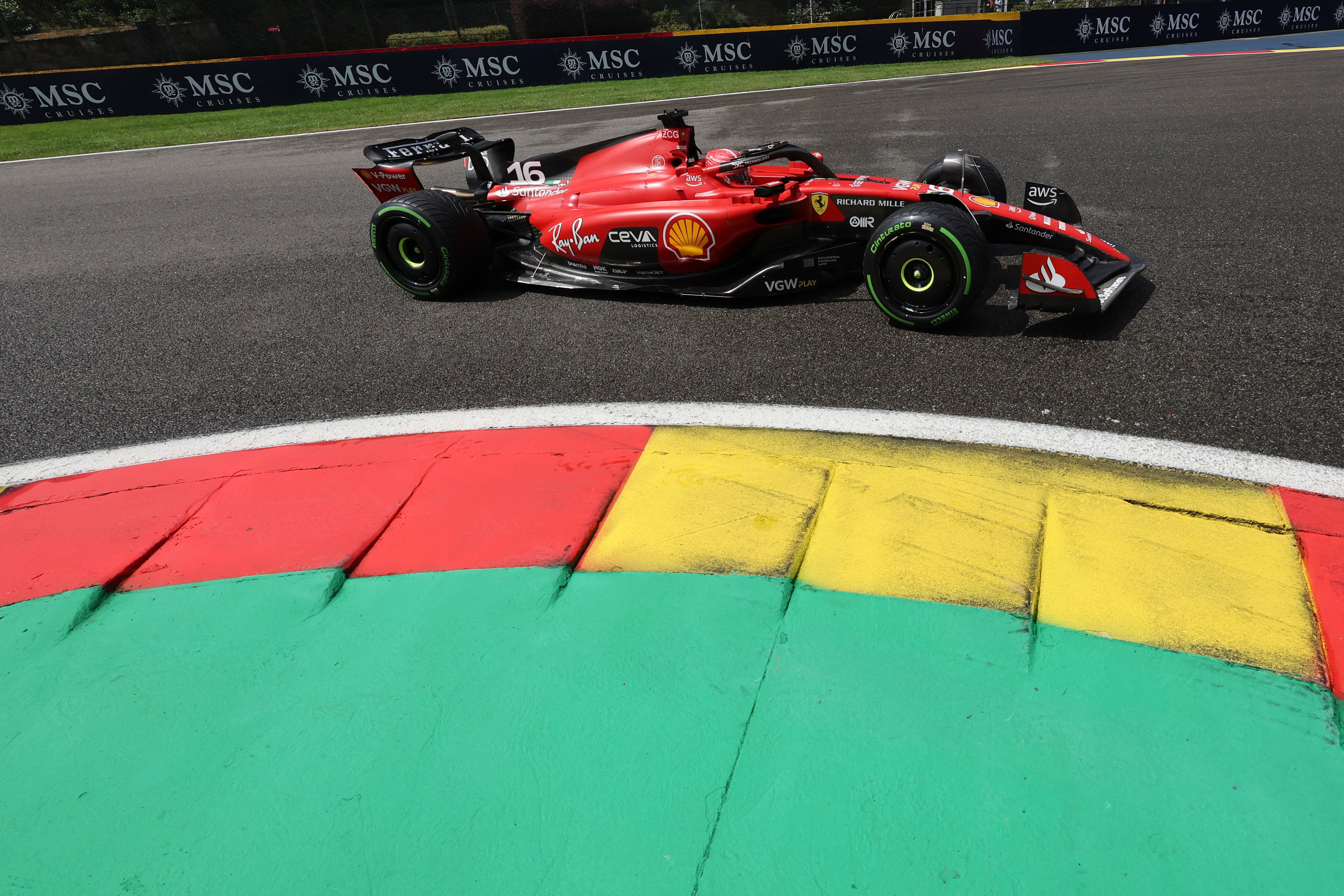 Charles Leclerc en su Ferrari.