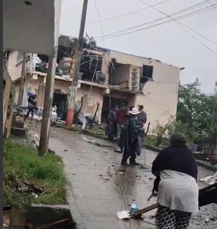 Son más de 25 viviendas y locales que terminaron destruidos en este ataque, el quinto que se registra en menos de quince días en este municipio nortecaucano.