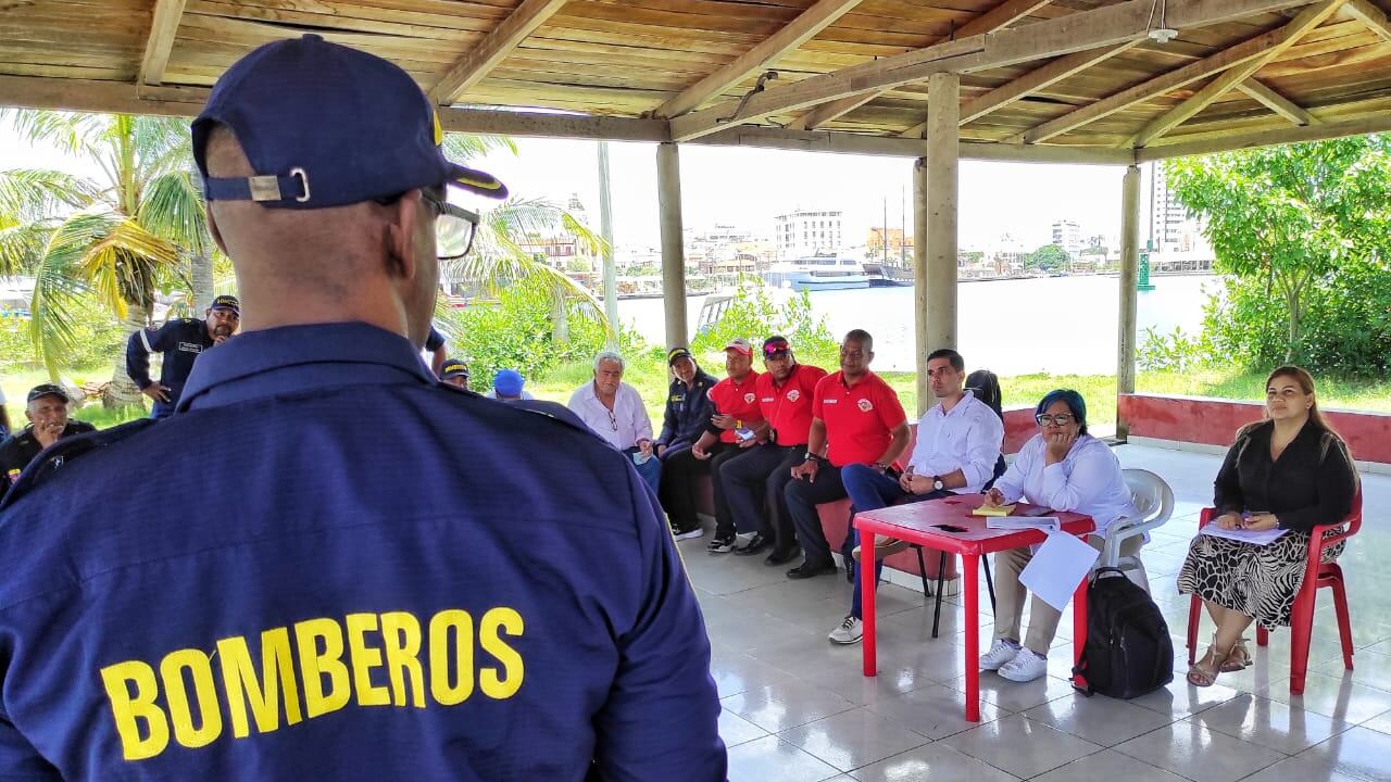 Los funcionarios manifiestan que los elementos de protección se encuentran en mal estado, esto pone en riesgo la vida del personal que atiende las emergencias.