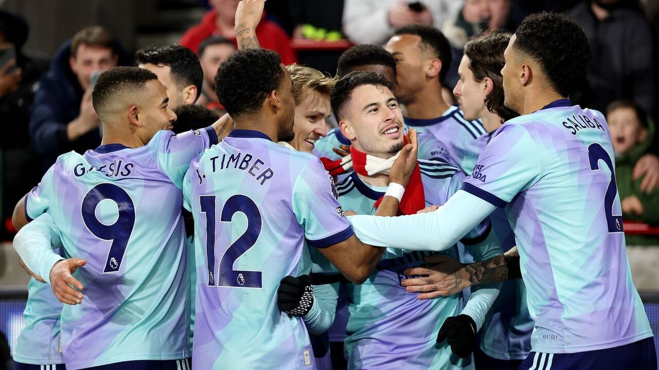 Arsenal celebra su victoria número 11 en la Premier League 2024/2025.